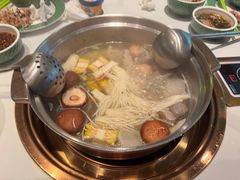 -润园四季椰子鸡火锅(卓越INTOWN店)