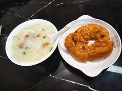荔湾艇仔粥-伍湛记 · 广州老字号(龙津中路店)