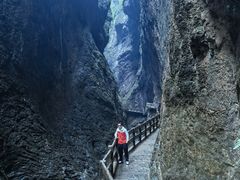 -龙水峡地缝景区