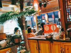 -野山舂·贵州现舂酸汤火锅(鸿通城店)