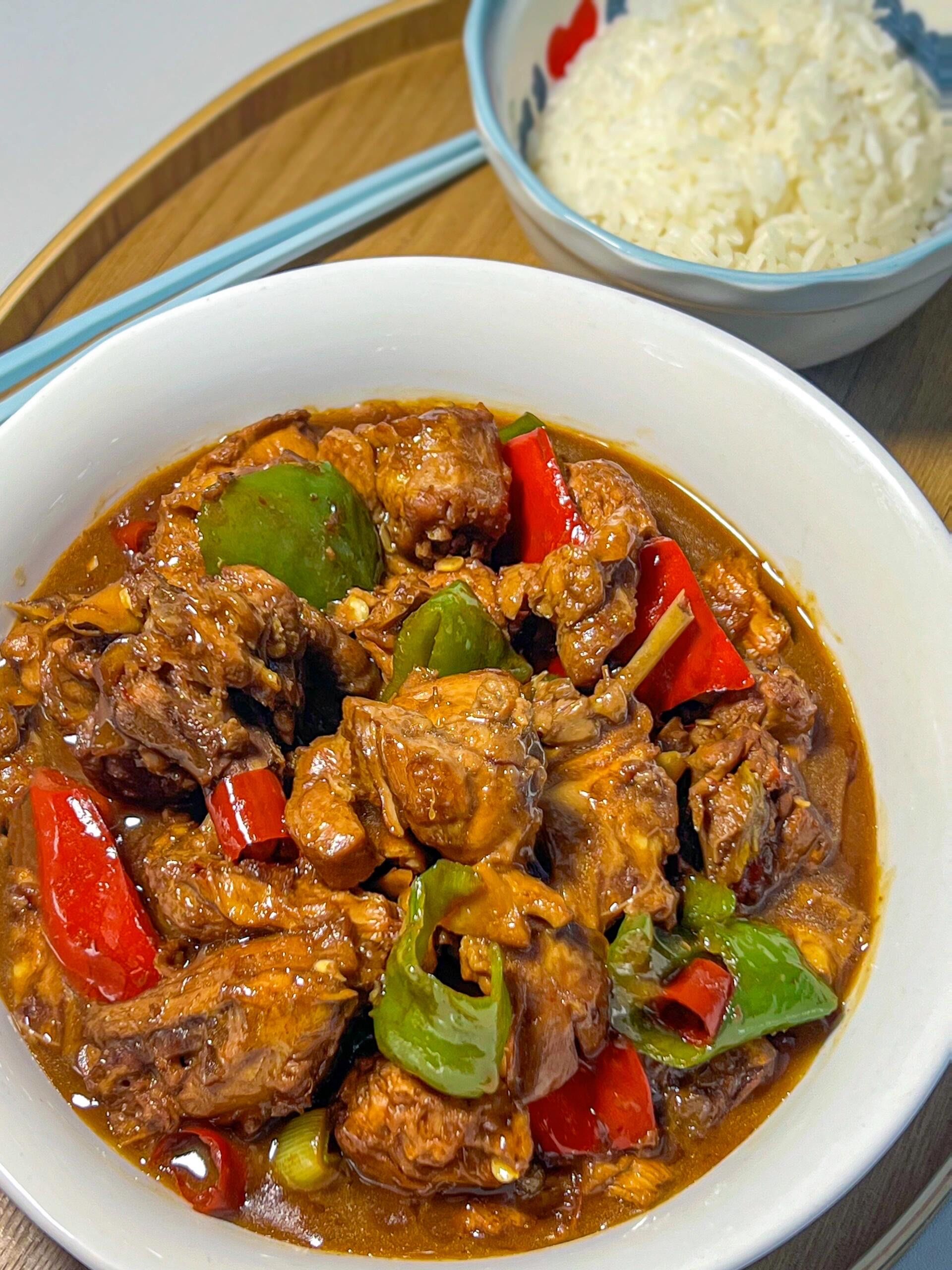 秘制配方!小炒鸡这样做 也太下饭了吧