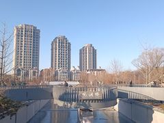-蓝色港湾停车场