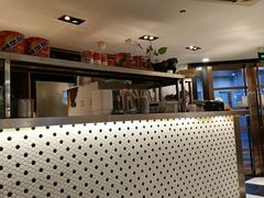 -新大咀港式茶餐厅(宝山万达店)