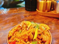 -银米·云南传统过桥米线(双廊黑金冠店)