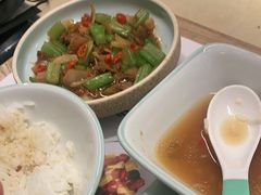 -老乡鸡(上海白玉兰广场店)