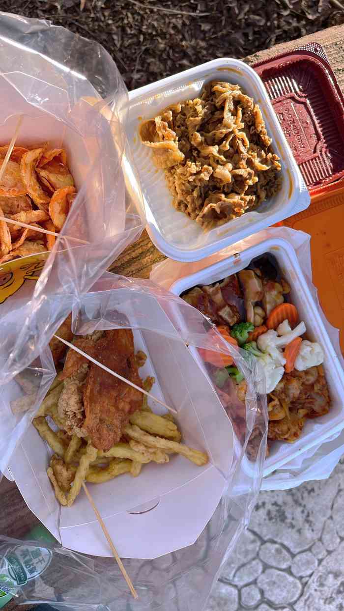 吉野家自己弄不清自己的定位,团购一份炙火烤肉和照烧鸡肉的双拼套餐