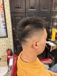 -东方先生国潮男士理发馆