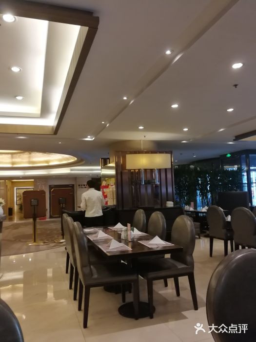 晶丽香榭自助餐(南京大饭店)大堂图片