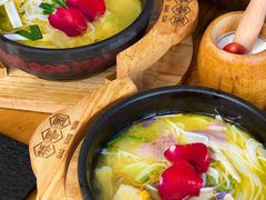 -桥香园过桥米线(国贸店)