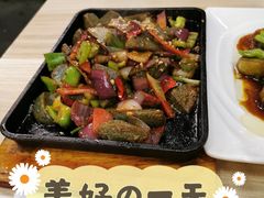 -洪姐川菜东北菜铁锅炖(天生丽街店)