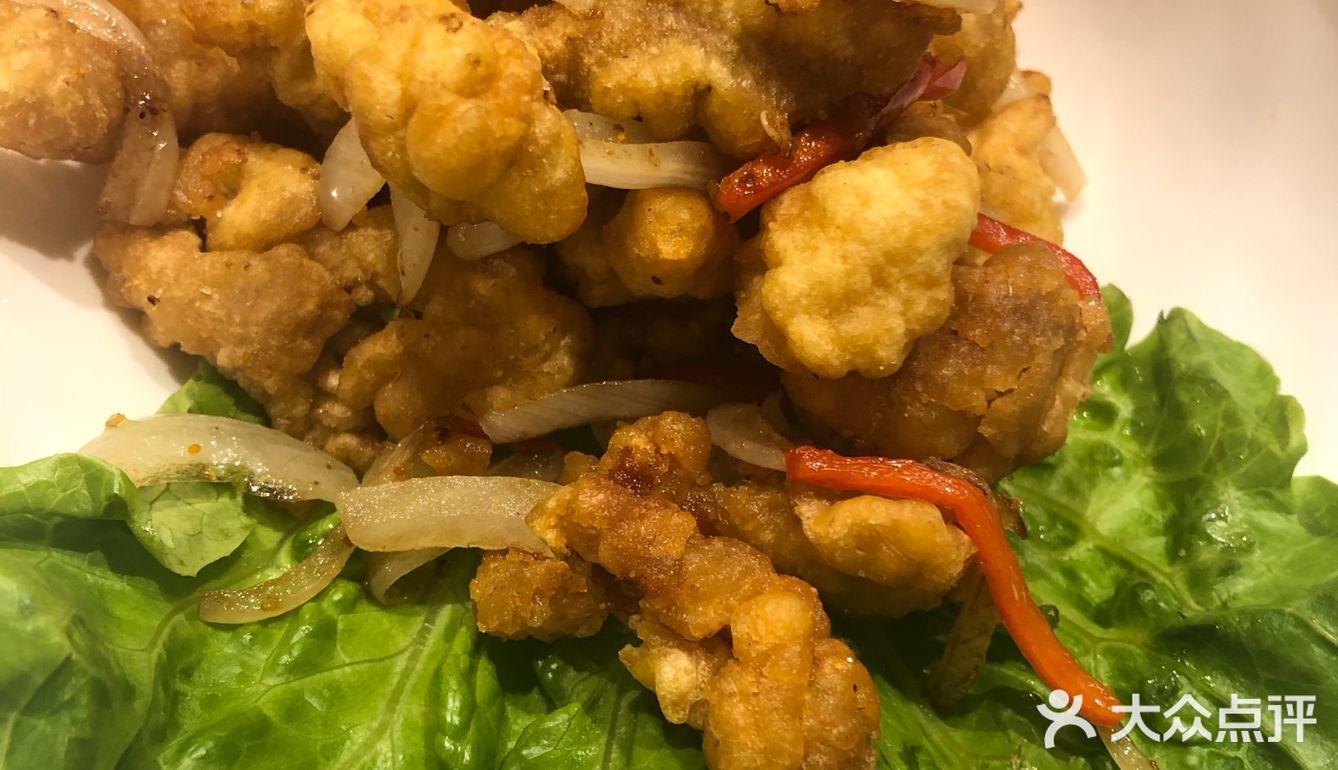 家门口的饭店～主打的是本帮菜