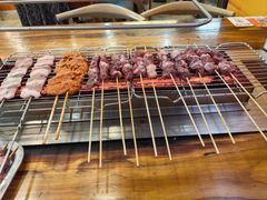 -哈尔滨小酒馆·鲜肉现穿自助烧烤(康新花园店)
