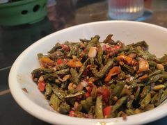 -阿瓦山寨·湘菜现炒·剁椒鱼头王(咸阳总店)