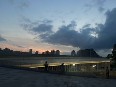 -上海游泳馆(地铁站)