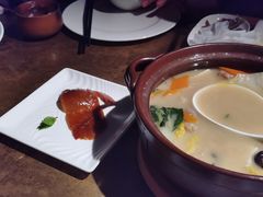 京城酥肉锅-四季民福烤鸭店(西单华威约饭街店)