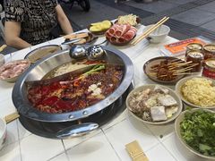 -四小区火锅·巷子里的重庆火锅(花照壁店)