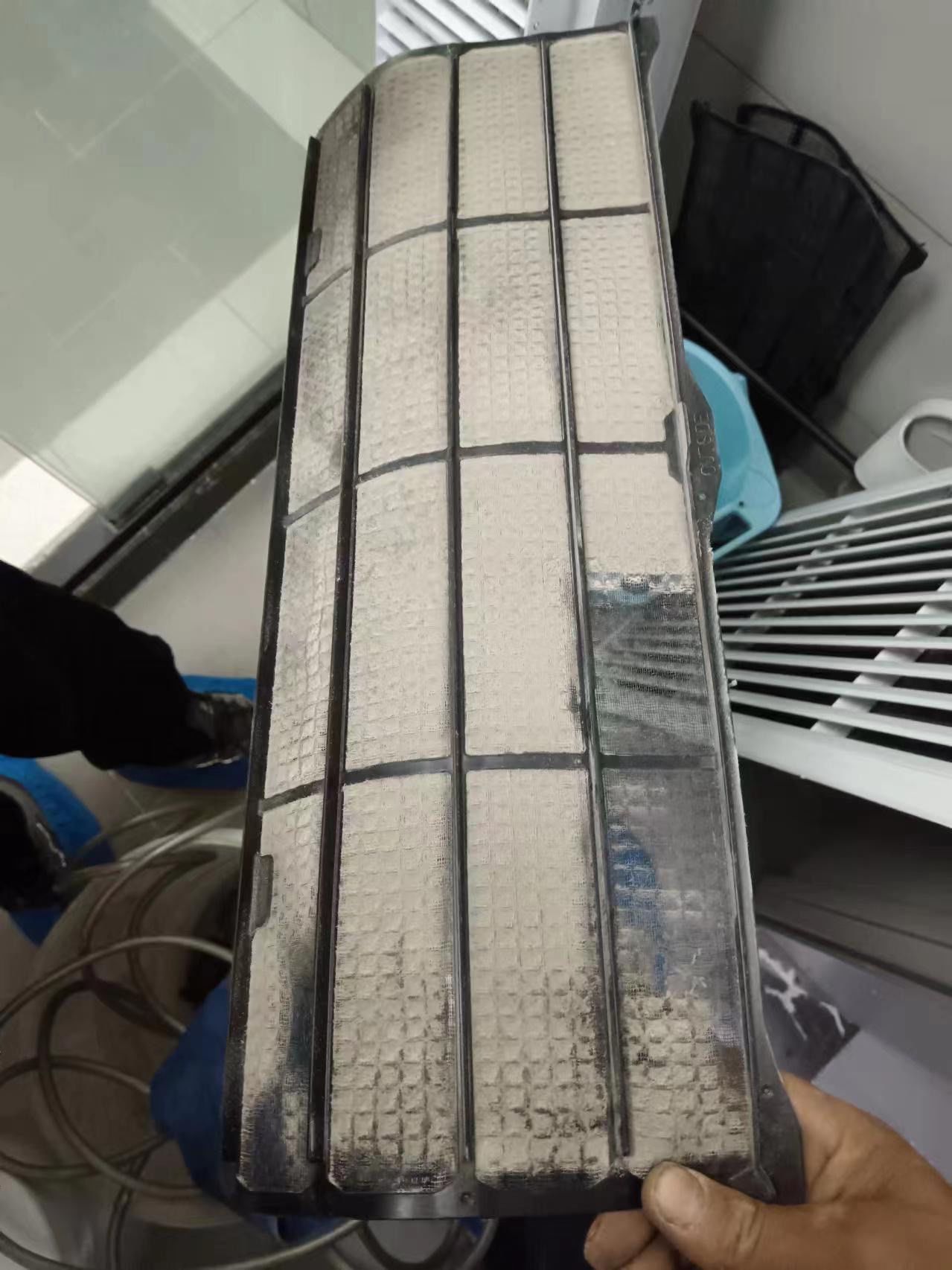 空调脏成这样,还不清洗?