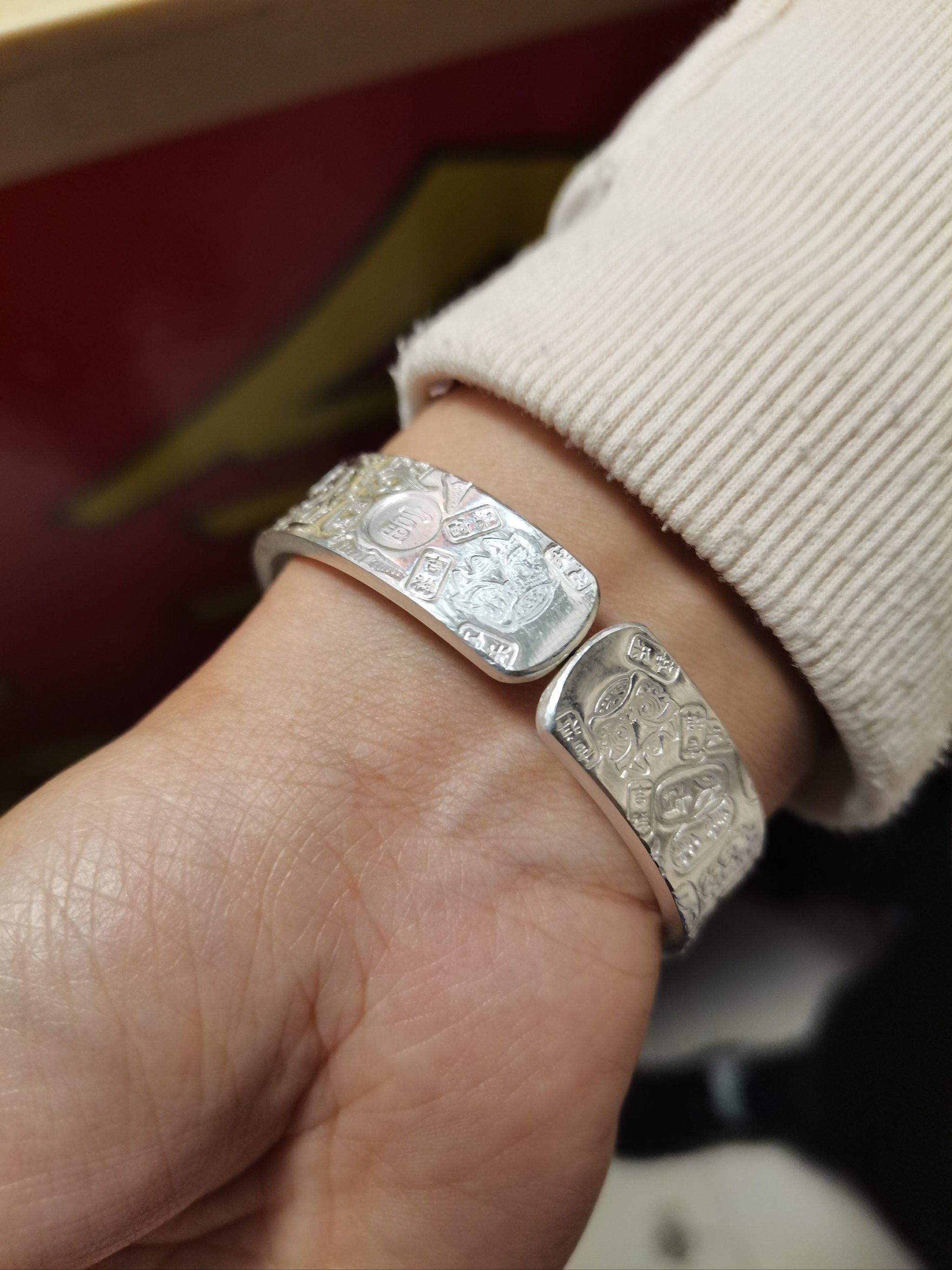 纯手工锻打制作吉言银手镯