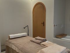 -瑶舍头疗·瑶浴·芳香热石SPA(五洲国际店)