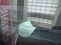 -鲨鱼皮汽车凹陷玻璃修复(静安店)