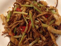 茶树菇炒鱿鱼-小尕子(明园店)