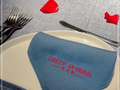 -弦月窗LUNETTE BY AMANDA(复兴路店)