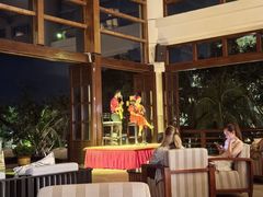 -亚龙湾喜来登·美景台大堂吧