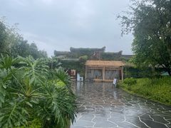 -腾冲洞山温泉村