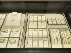 -周大福CHOW TAI FOOK(宝山苏宁易购店)