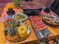 牛肋条菠萝派对-合易泓烤肉·海肠捞饭(火车站店)