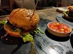 -HIGH FIVE哈福手工汉堡(桂林路店)