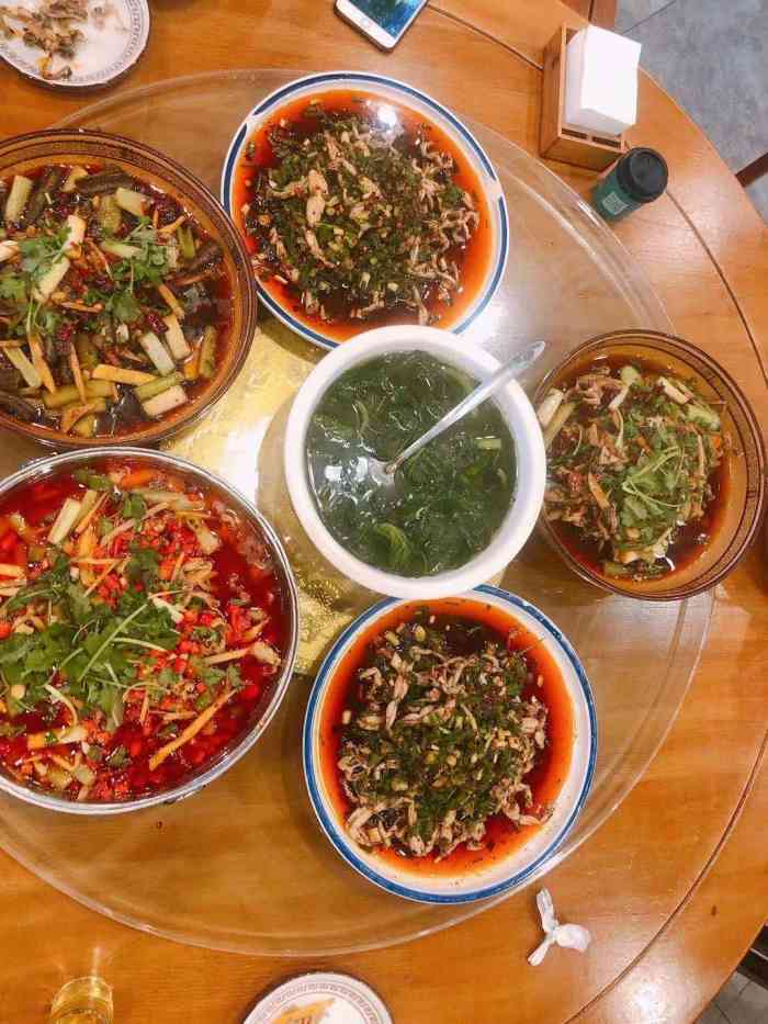 自然美酒家-"老板请客吃饭,十三个人,各种口味的青蛙,.