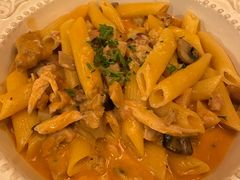 -玛格萝妮比萨屋(陆家浜路店)
