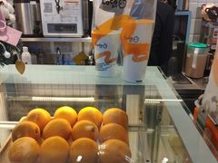 面包甜点陈列柜-CoCo都可(湖滨银泰店B区店)