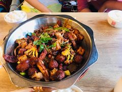 -愉肴麻辣香锅(中山路店)