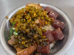 -梁阿婆廿年老牌扣肉糯米饭