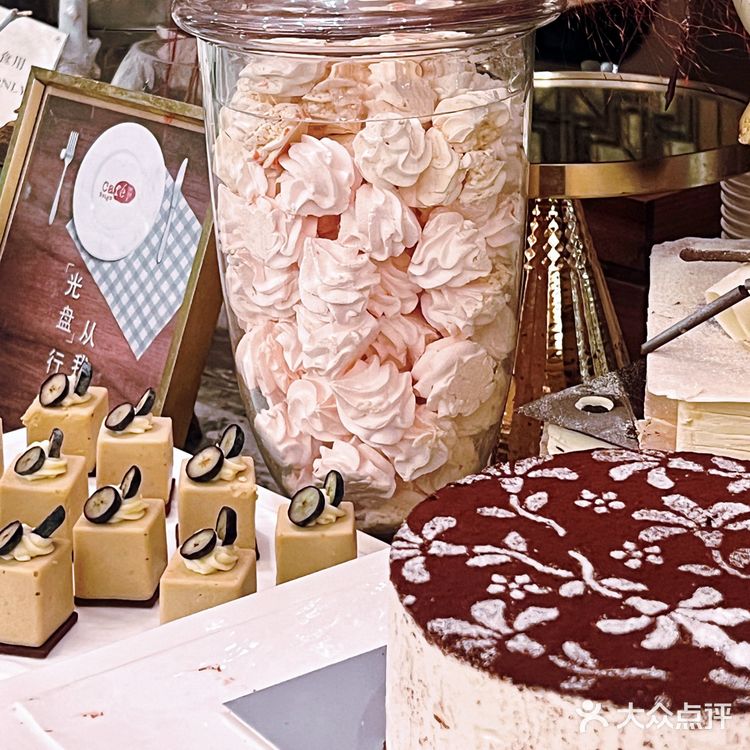 上海外滩老钱风奢牌酒店，竟然吃到繁花同款油墩子！