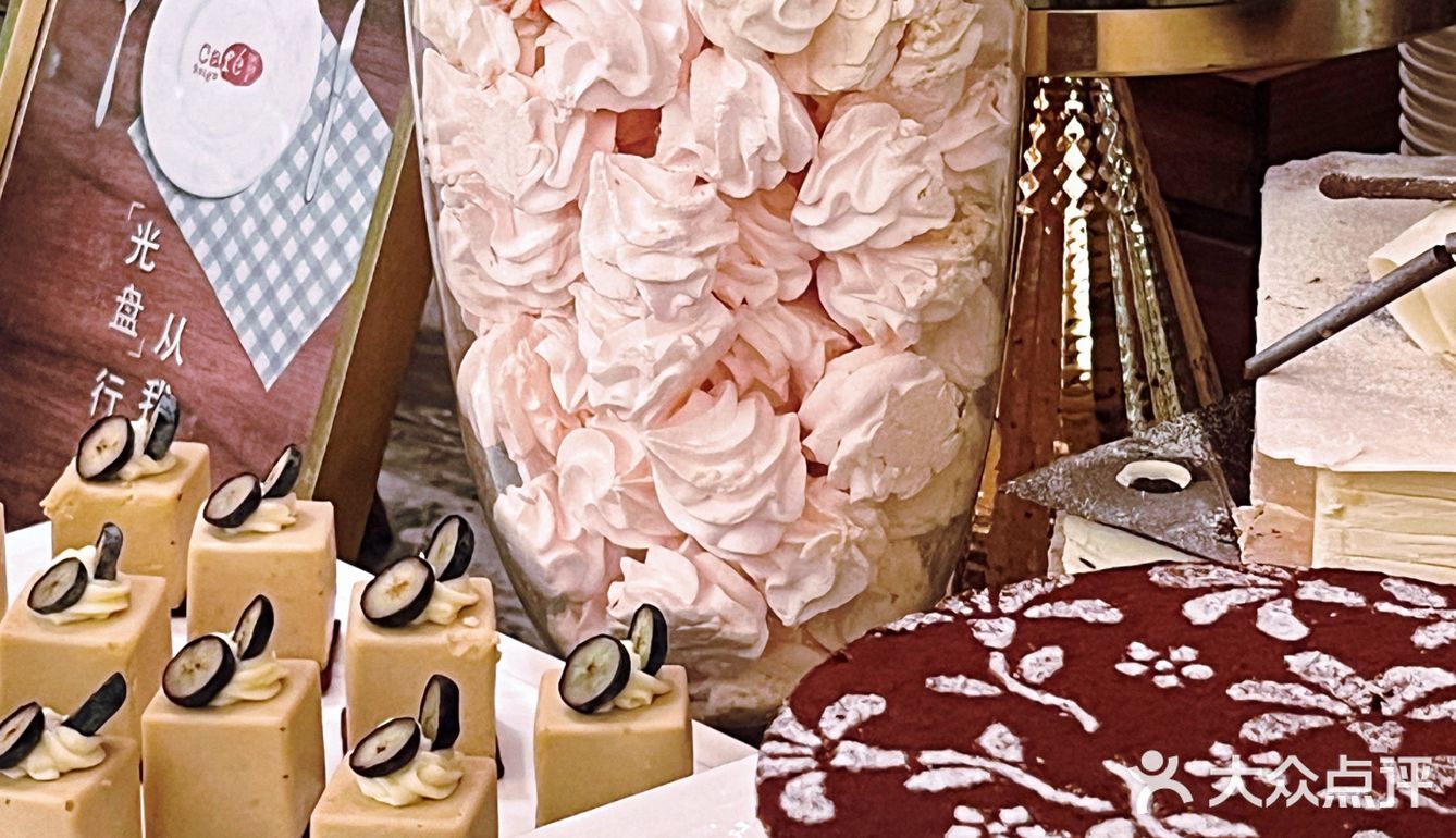 上海外滩老钱风奢牌酒店，竟然吃到繁花同款油墩子！