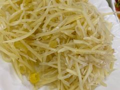 酸辣土豆丝-湘里湘亲饭店(闸坡店)
