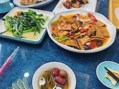-三江源美食城