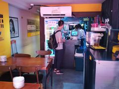 -BHC炸鸡(明洞总店)