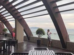 -三亚湾海居铂尔曼度假酒店