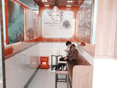 用餐区-CoCo都可(大华二店)