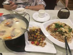 -海南椰子鸡餐厅