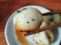 -老字号眼镜子煎包汤包店