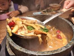 野生菌石锅土鸡-蘑界·野生菌火锅(深业上城店)