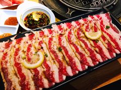 柠檬香草黑椒牛五花-小米烤肉-泥炉炭烤(常营店)
