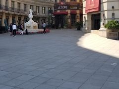 -鲁邦国际风情街(麦世达韩国精品百货店)