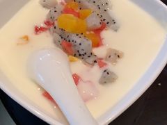 -百灵希尔顿逸林酒店大堂吧