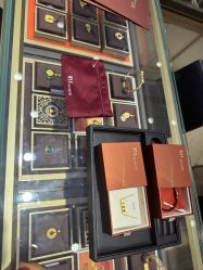 -周生生Chow Sang Sang(新世界店)